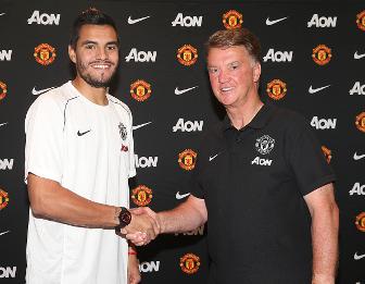 1437987341238_482085946-sergio-romero-of-manchester-united-poses-gettyimages.jpg