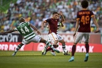 1438463178004_482666426-romas-forward-francesco-totti-vies-with-gettyimages.jpg
