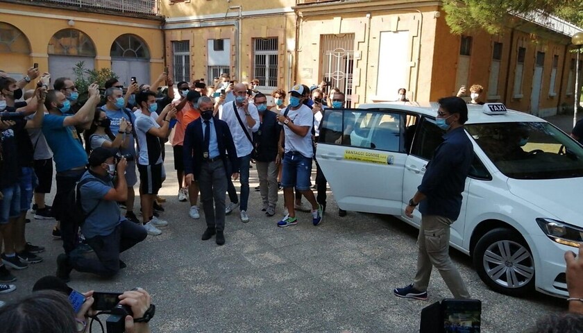 Suarez supera l'esame d'italiano a Perugia - Calcio - Rai Sport
